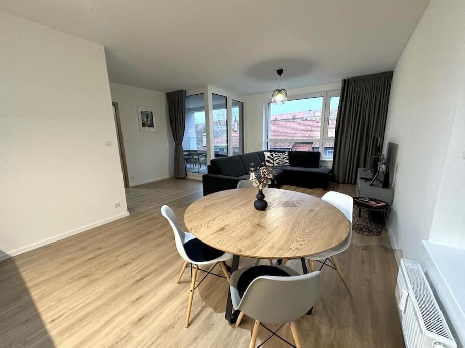 Appartement New Near Tipos Arena, Free Parking, Danubius One Building
