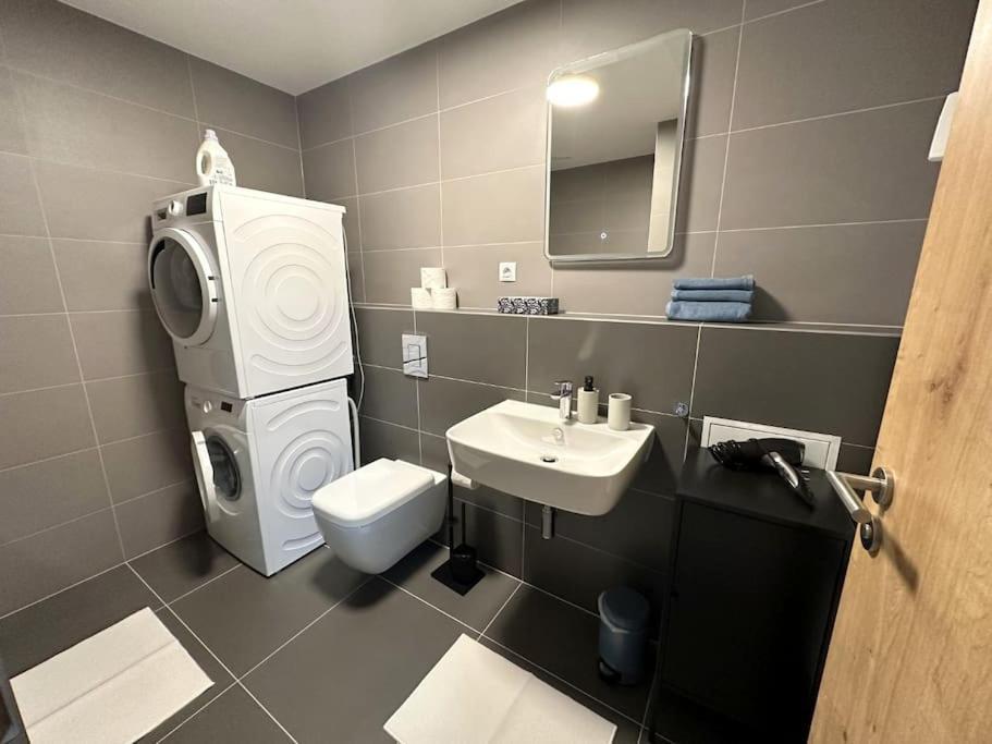 New Near Tipos Arena, Free Parking, Danubius One Building * Bratislava