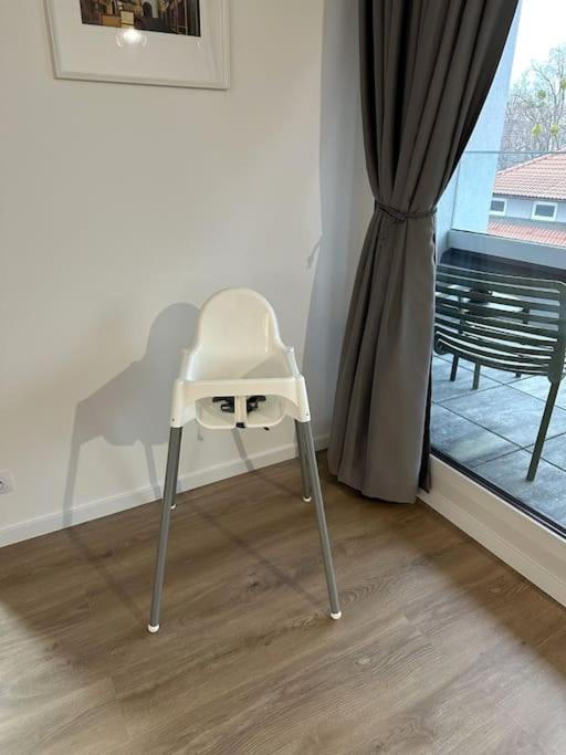 New Near Tipos Arena, Free Parking, Danubius One Building Appartement