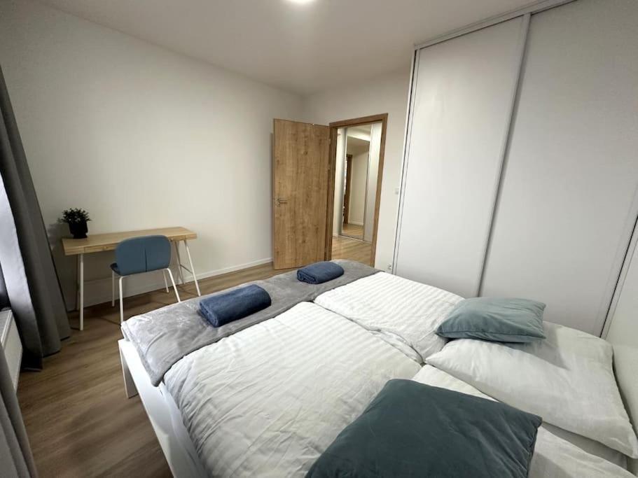 Appartement New Near Tipos Arena, Free Parking, Danubius One Building