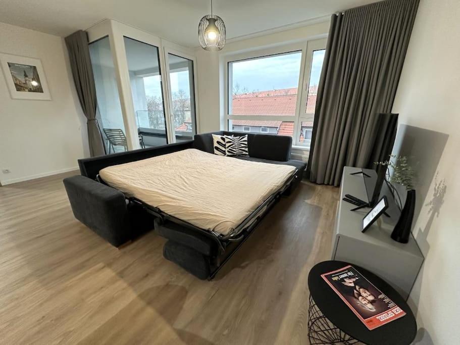 New Near Tipos Arena, Free Parking, Danubius One Building *