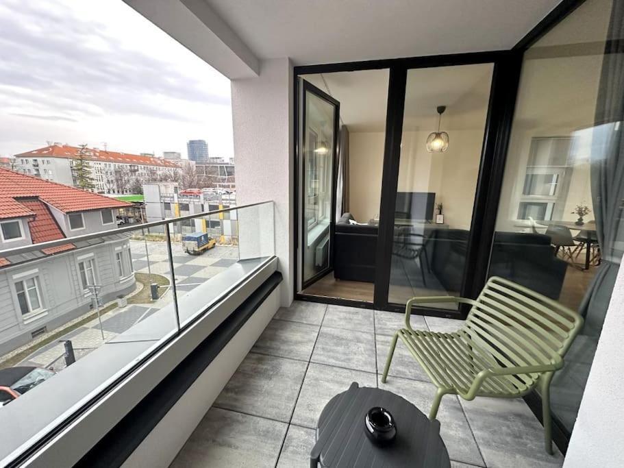 New Near Tipos Arena, Free Parking, Danubius One Building Appartement *