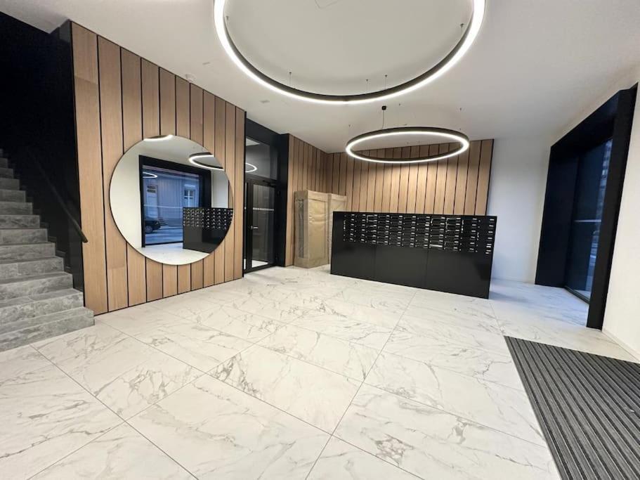 New Near Tipos Arena, Free Parking, Danubius One Building Apartment