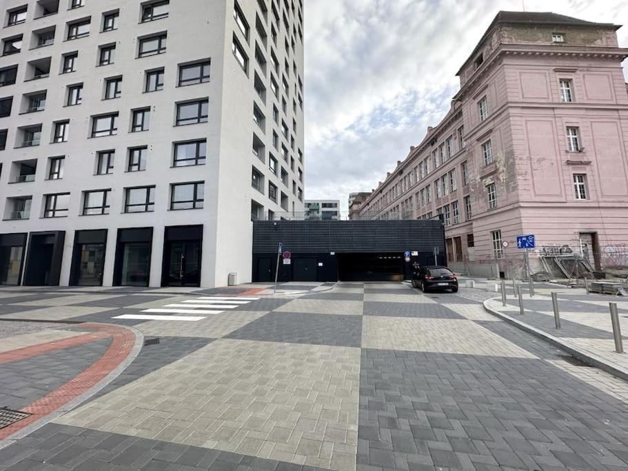New Near Tipos Arena, Free Parking, Danubius One Building *